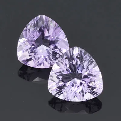 Amethyst Pärchen (10x10) trillion facettiert 6,12ct light purple, Brasilien — Aufnahme 1
