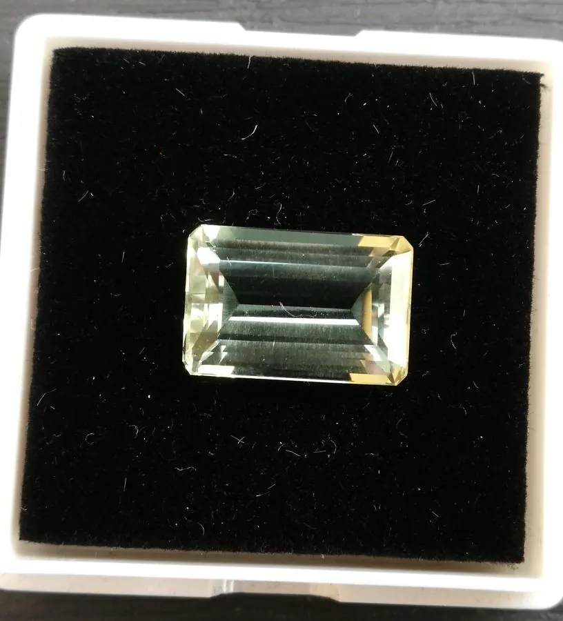 Q-PRA01 Prasiolith_emer.cut_8,75ct_grün — Aufnahme 1