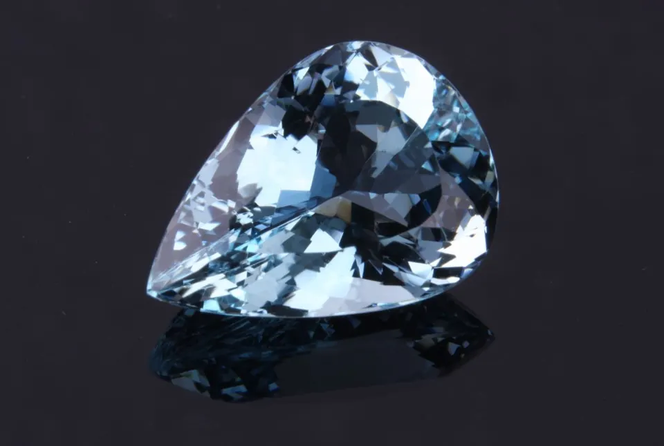 AQ-03 Aquamarin pear cut 15,442ct_med.blue