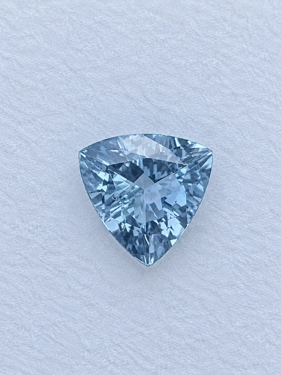 Aquamarin Trillion facettiert 2,21ct dark blue — Aufnahme 1