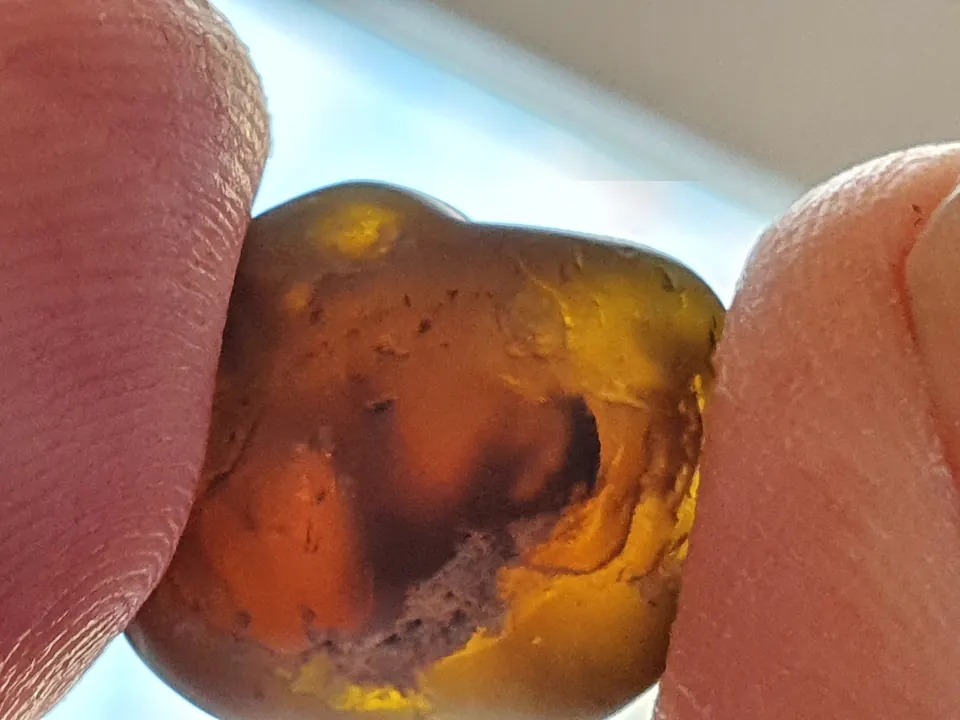Andradit-Granat rund facettiert 4,02ct gelbbraun Namibia — Aufnahme 2