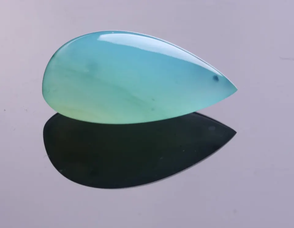 Andenopal Tropfen Cabochon 6,80ct türkis Peru