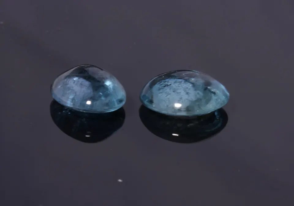 Aquamarin, Freiform, Cabochon, 8,66 ct, (14,55-14,74)x 5,81 mm