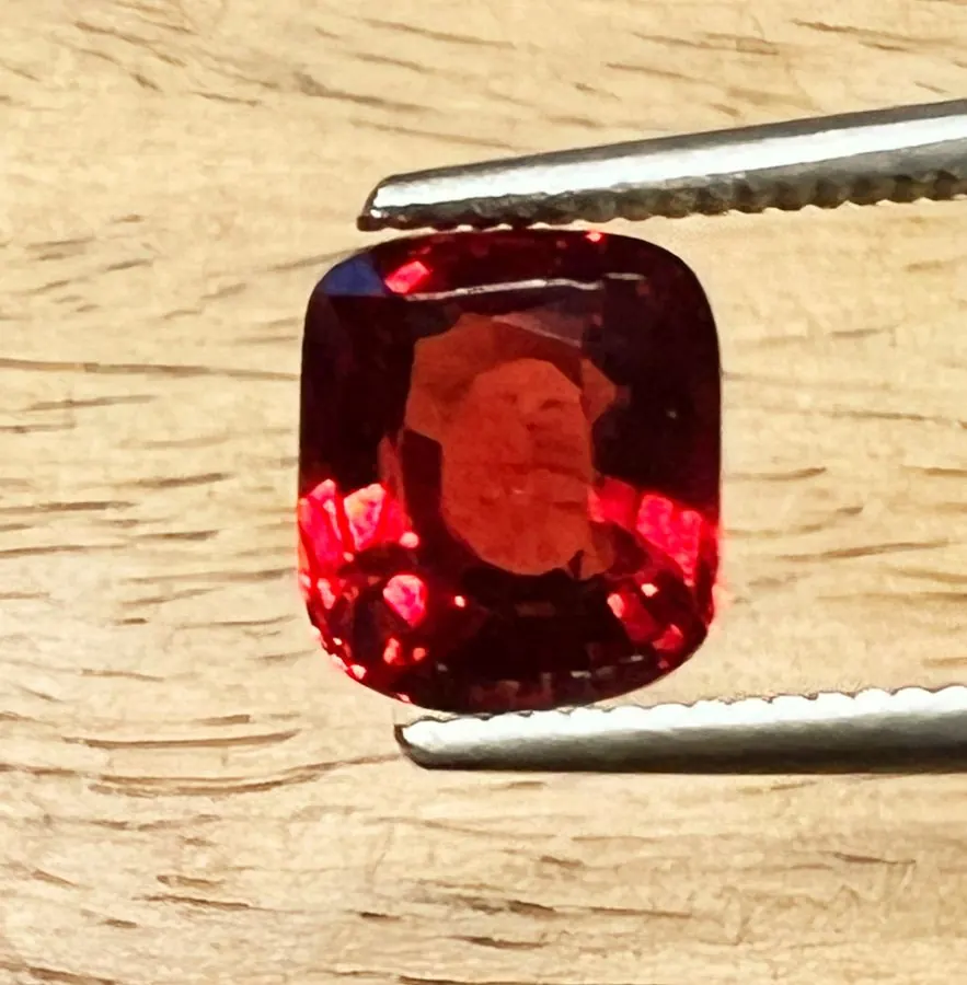 SPI-34_Spinell cushion fac. 2,70ct rot
