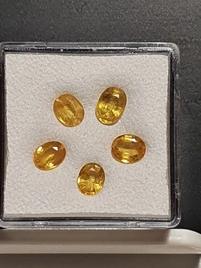SA-Y02_LOT 8x Sapphire oval 4,08ct TE yellow