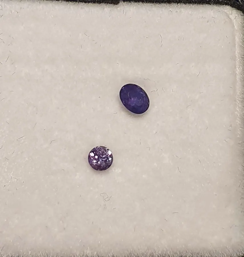 Alexandrit oval facettiert 0,25ct grün-rot — Aufnahme 4