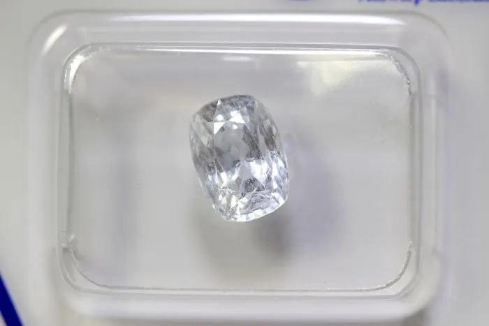 SA-W08 Saphir_cushion_2,10ct_farblos_ALGT
