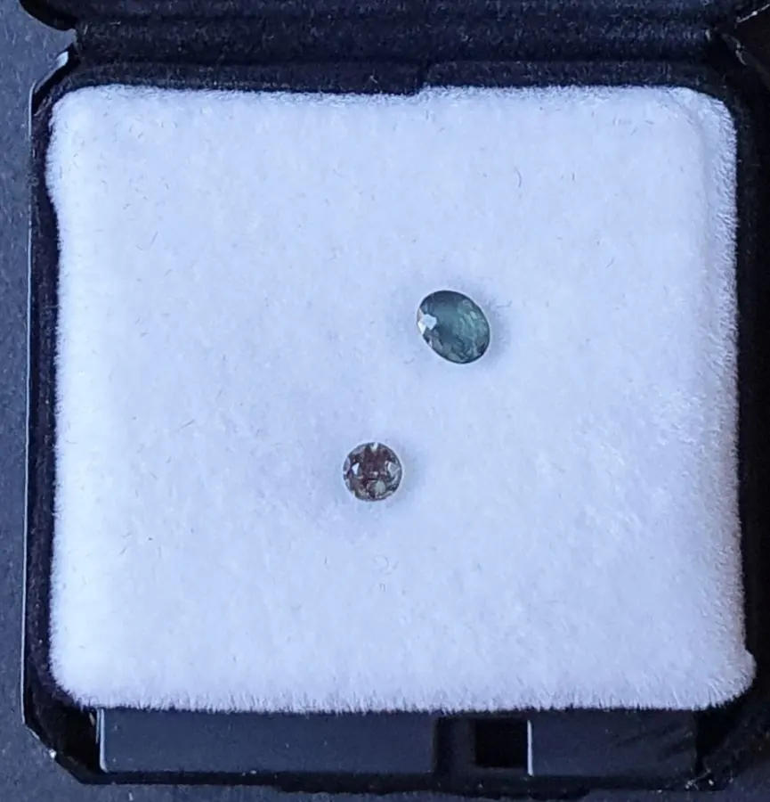 Alexandrit oval facettiert 0,25ct grün-rot — Aufnahme 3