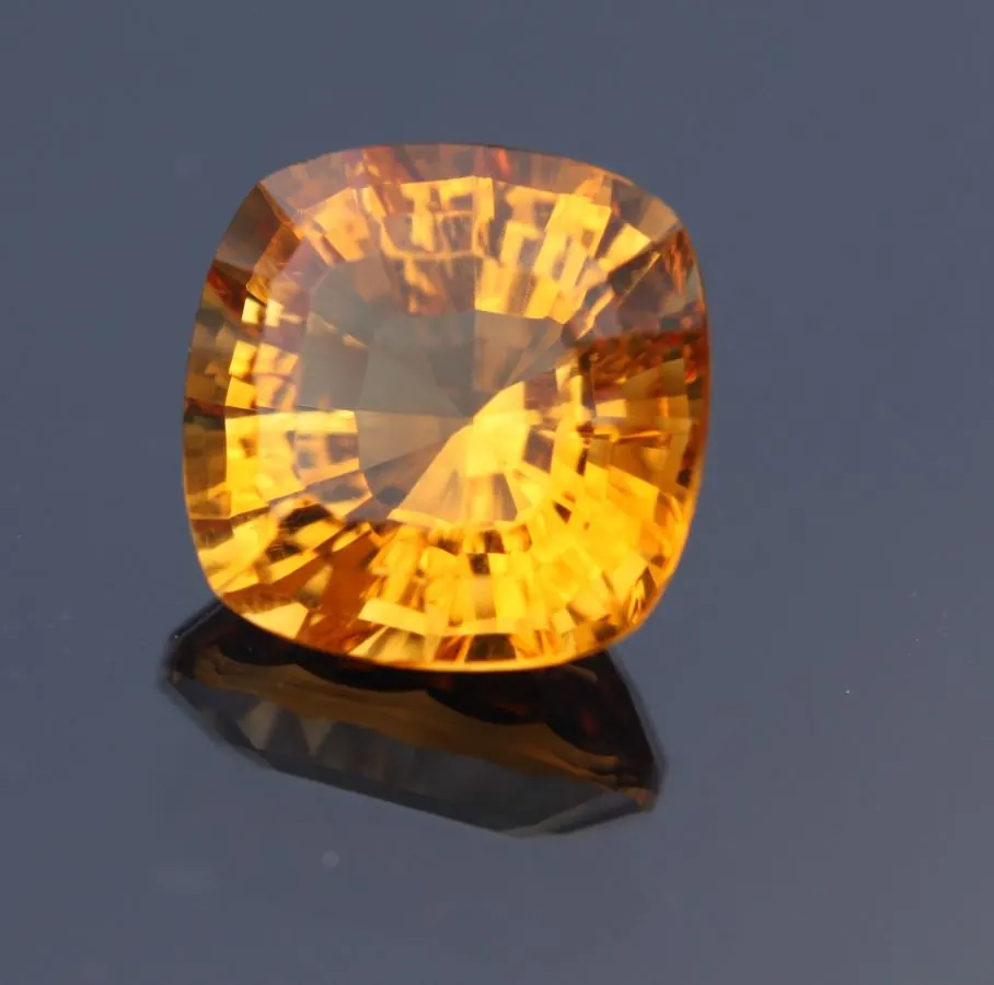 Q-CI02_square cushion_3,96ct_Madeiragelb_IGI