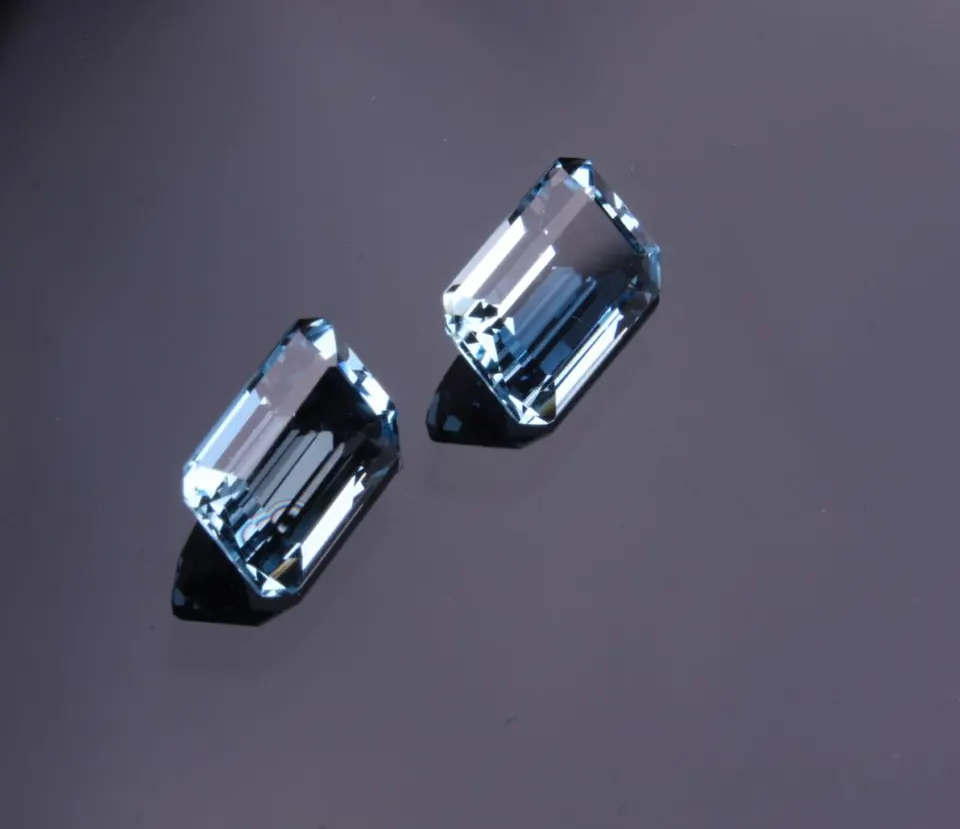 Aquamarin, Smaragdschliff (oktagon), facettiert, 4,71 ct, ca.10x7 mm