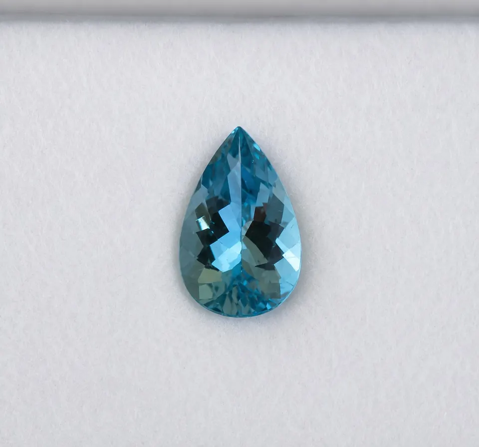 Aquamarin Tropfen facettiert 1,80ct, med.blue