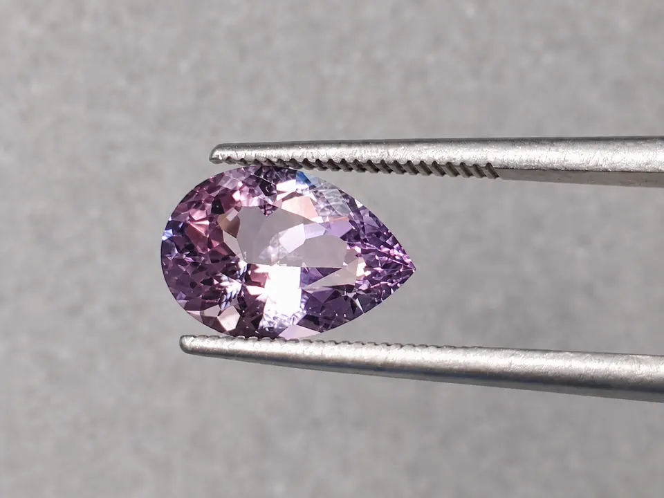 Amethyst pear facetiert 3,07ct pale purple