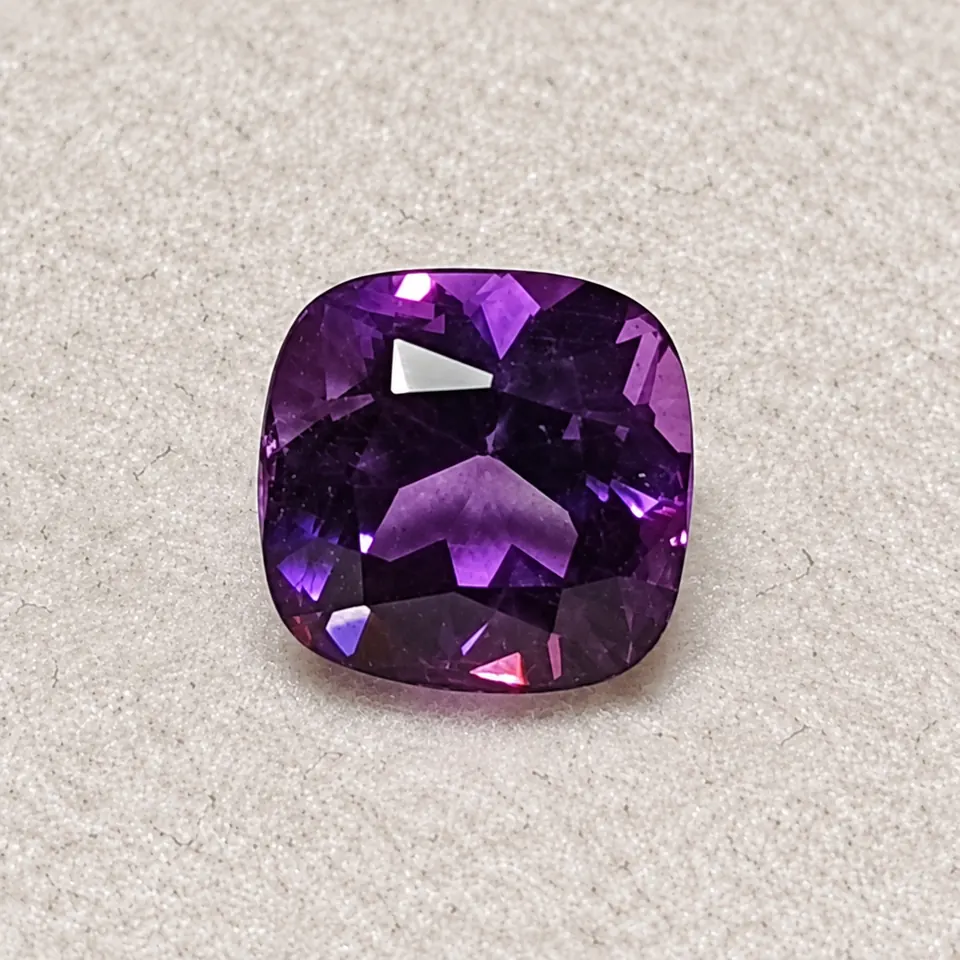 Amethyst cushion facettiert 2,21ct purple