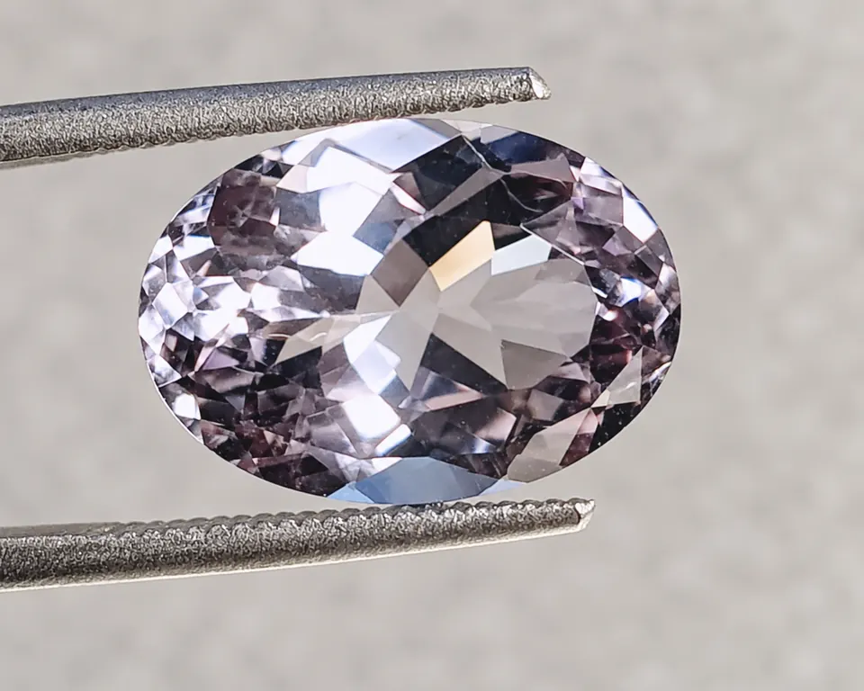Amethyst oval facetiert 6,16ct pale purple