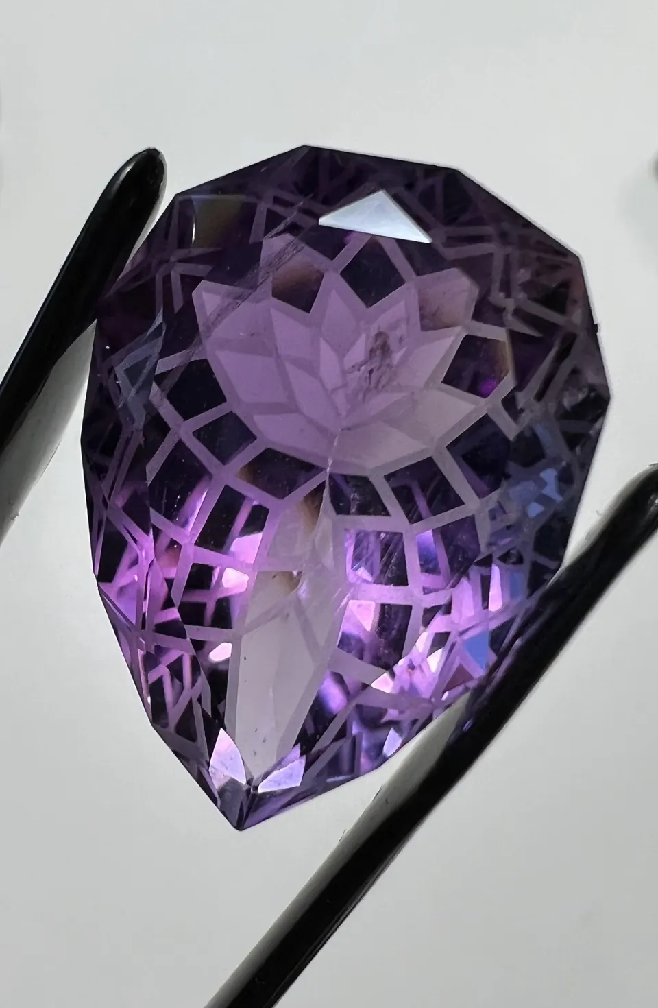 Amethyst pear fac. 18,06ct violett