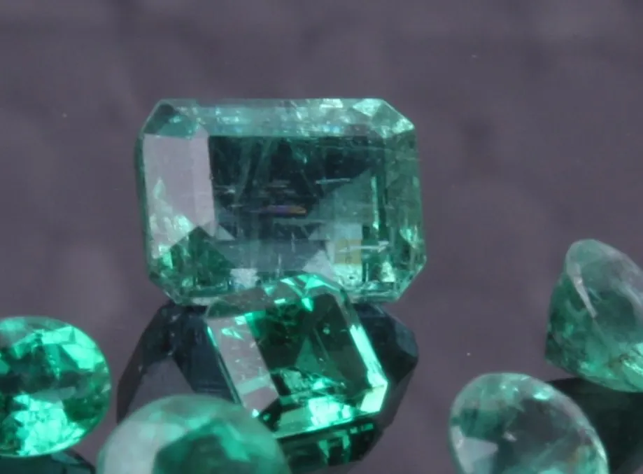 Smaragd emerald cut 2,03ct green Sambia — Aufnahme 2