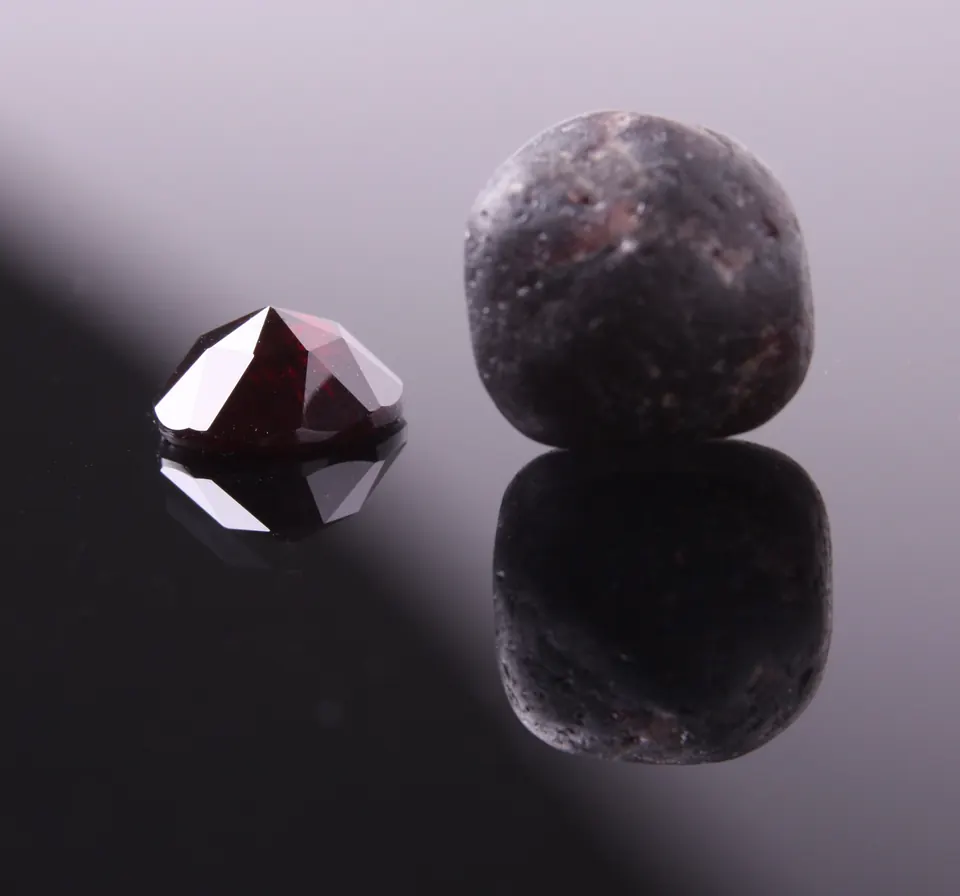Almandin, Rund, 9,00 ct, Österreich