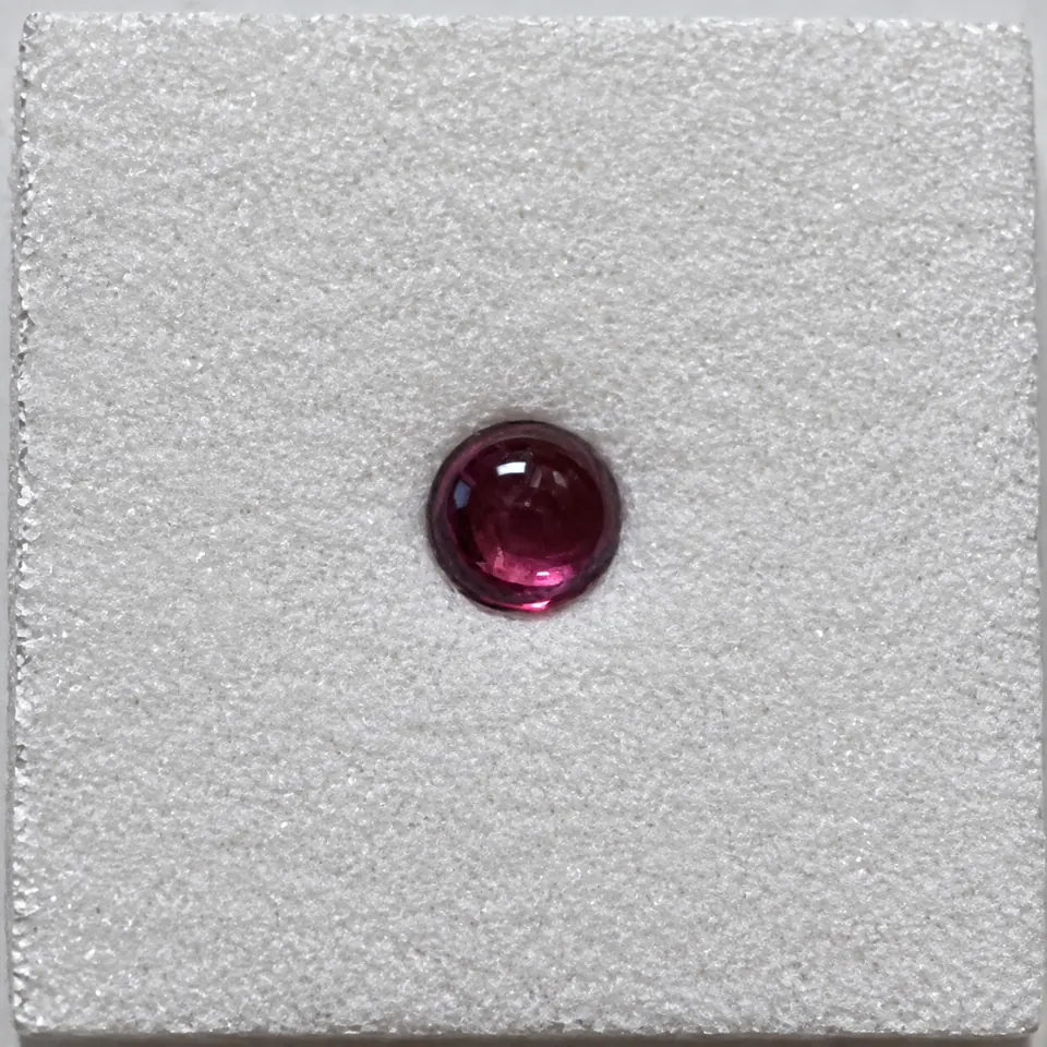 Rhodolit-Granat rund Cabochon 0,90ct purple-red