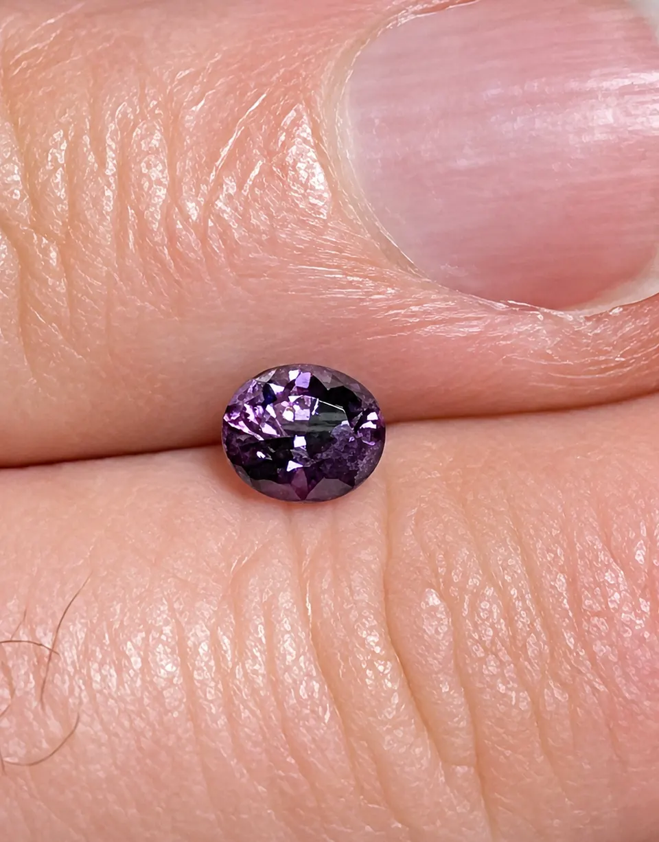 Farbwechsel-Granat oval cut 0,84ct blue-violett — Aufnahme 2