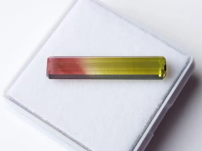 Anhänger GG mit Tahitiperle und mehrfärbigem Turmalin 4,12ct — Aufnahme 2