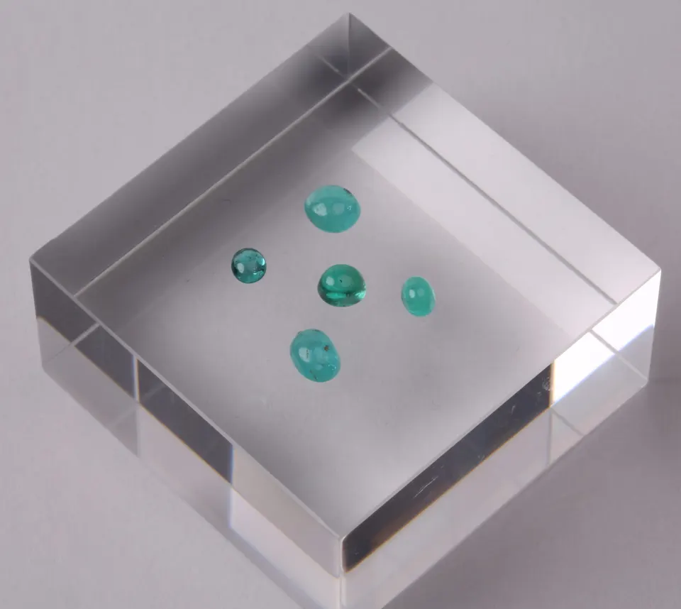 Paraiba Turmaline Brasilien oval Cabochon Ges. 1,73ct (stückweise abzugeben, Art. TUR-P24)