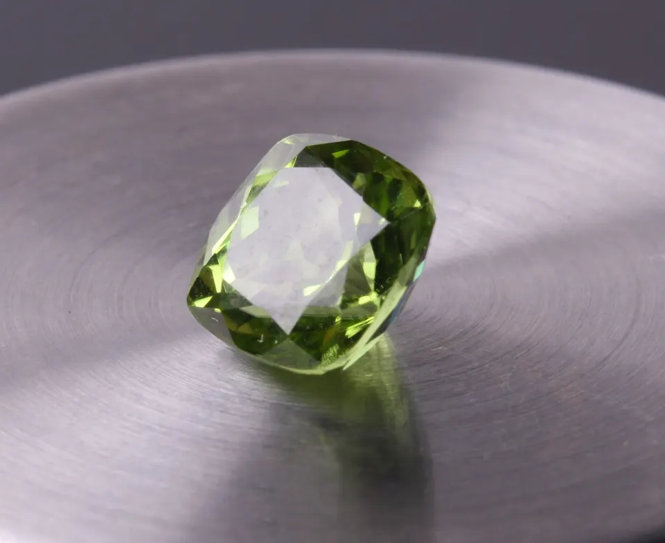 Peridot cushion (Pakistan) 2,96ct