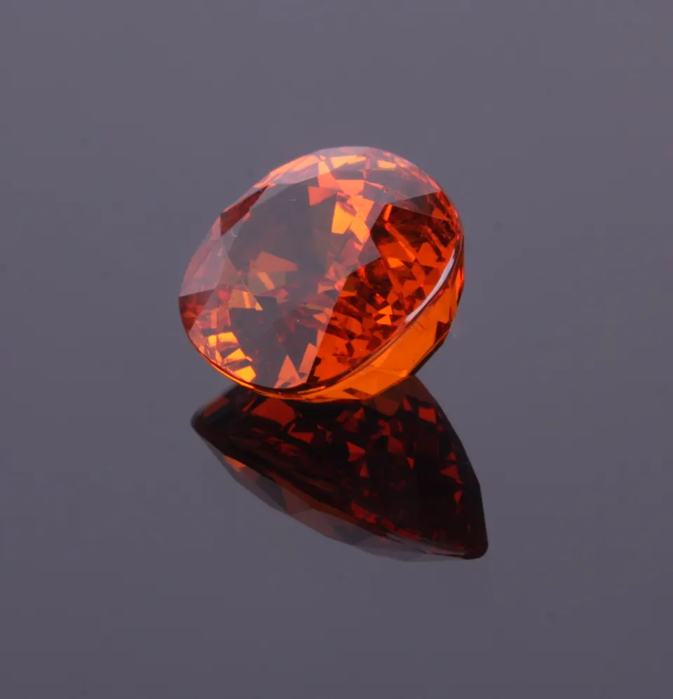 Mandaringranat oval 13,54ct - intense orange, ausgesprochen selten in dieser Größe!
