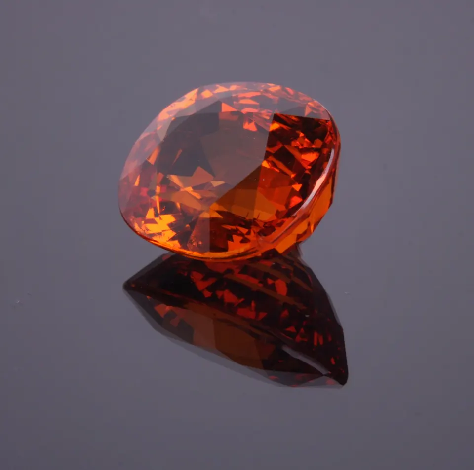 Mandaringranat oval 13,54ct - intense orange, ausgesprochen selten in dieser Größe!