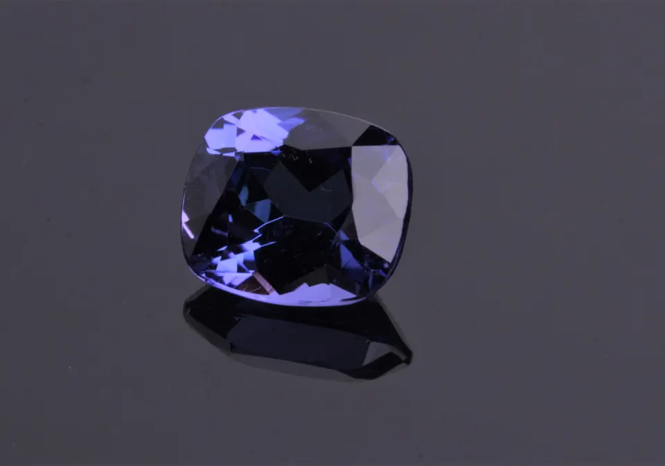Tansanit antikoval, 2,82ct