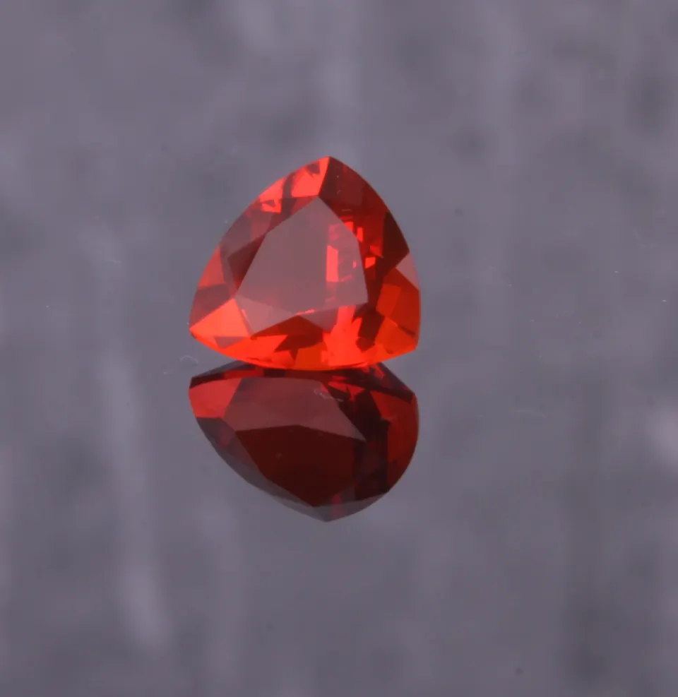 Mexikanischer Feueropal, trillion fac. orange-rot 1,77ct