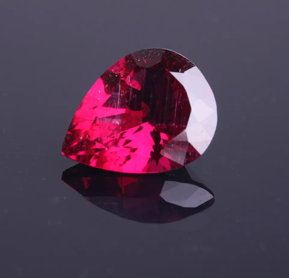 Turmalin (Rubellit) pear fac. 15,5x12,3mm - 7,26ct (TUR-R04)