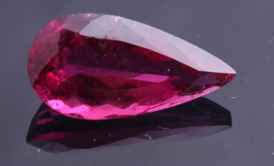 Turmalin (Rubellit) pear fac. 14,5x7,4mm - 3,24ct (TUR-R01)